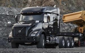 Volvo VNX 740 8x6 Tridem 2018 года